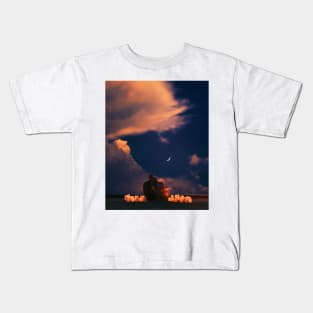 BY THE CANDLELIGHT V2. Kids T-Shirt